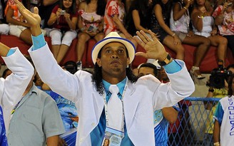 Ronaldinho: Tuyển Anh có cầu thủ giỏi, nhưng không đủ mạnh mẽ!