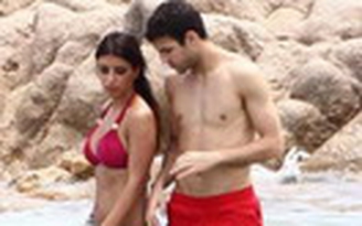 Fabregas chơi xấu với chồng cũ của bạn gái?