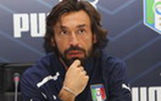 Pirlo ghiền chơi game PlayStation