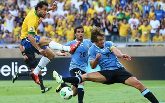 Hạ Uruguay, Brazil vào chung kết Confederations Cup 2013