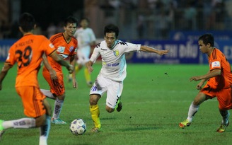 Vòng 14 V-League 2013: Huynh đệ tương tàn