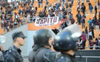 1 CĐV chết trong cuộc bạo loạn trước trận đấu ở Argentina