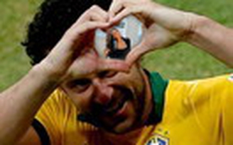 Người đẹp khiến số 9 Brazil mê mẩn