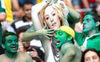 CĐV Brazil “sàm sỡ” với Shakira
