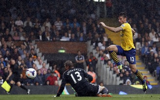 Arsenal thắng tưng bừng tại Craven Cottage