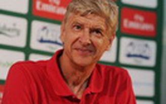 HLV Wenger ghiền chơi điện tử