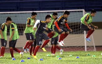 U.23 Việt Nam: Vừa về nước đã xỏ giày ra sân