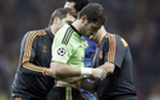 Casillas liên tục gặp điều không may