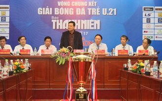 Men say bóng đá trẻ