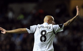 Swansea 2-2 Liverpool: Jonjo Shelvey độc diễn