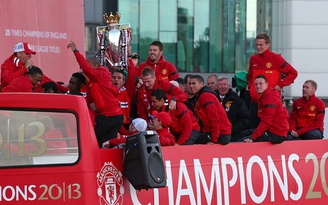 M.U mang cúp Premier League đến Việt Nam trong tháng 2