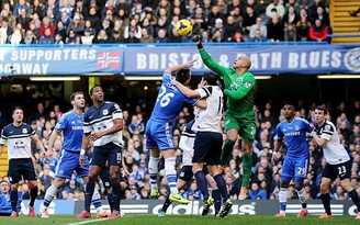 Chelsea thắng may phút bù giờ
