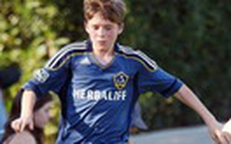 Beckham sẽ 'mua' con trai