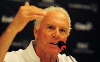 'Hoàng đế' Beckenbauer chỉ trích Bayern thiếu năng động