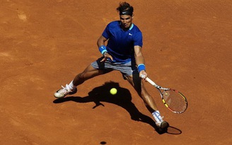 Ferrer bị loại sớm, Nadal vất vả ở giải Barcelona