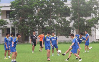 Văn Quyến không đá trận cuối AFC Cup