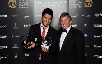 Luis Suarez lập hat-trick giải thưởng ở Liverpool