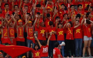 'Cầu thủ thứ 12' tiếp lửa cho tuyển nữ Việt Nam