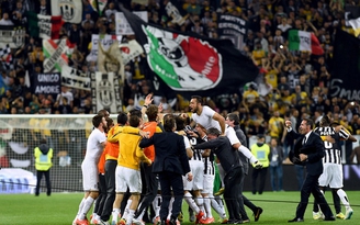 Juventus ăn mừng chức vô địch bằng chiến thắng trước Atalanta