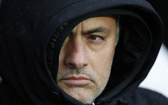 Báo Anh đồn thổi Abramovich sắp sa thải Mourinho