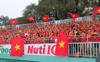 Từ trời Âu, nghĩ về các CĐV nhà mình