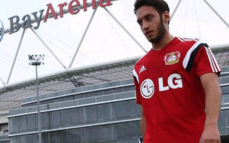 Calhanoglu nhận giải thưởng uy tín của Bundesliga