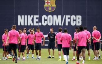 HLV Enrique ưu tiên cải thiện thể lực và hàng thủ của Barca