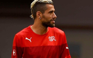 Tiền vệ Behrami đến Hamburg