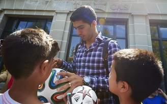 Luis Suarez được tập cùng Barcelona