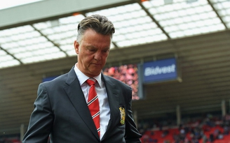 HLV Van Gaal: Cầu thủ M.U chuyền bóng quá tệ