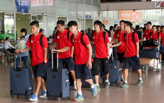 Gặp sự cố thủ tục, 2 tuyển thủ U.19 Việt Nam suýt không thể đến Brunei