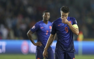 Vòng loại EURO 2016: Khởi đầu tệ hại cho Hà Lan và Hiddink