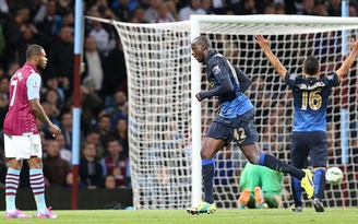 Man City thắng muộn, thầy trò Pellegrini 'tự sướng'
