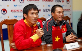 'Xin đừng so sánh tuyển Việt Nam với U.19'