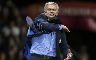 Mourinho chỉ trích Ramos 'nhiều chuyện'