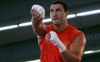 Wladimir Klitschko chuẩn bị thượng đài và 'lên chức'