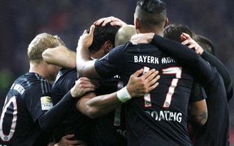 Bundesliga: Bayern và Dortmund ngày càng cách xa nhau
