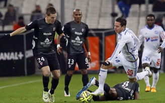 Marseille lấy lại ngôi đầu Ligue 1