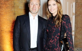 Chủ tịch Abramovich bí mật lấy vợ lần 3