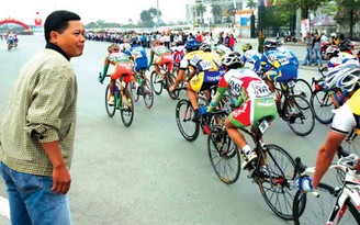 HLV Đỗ Thành Đạt chia tay xe đạp TP.HCM