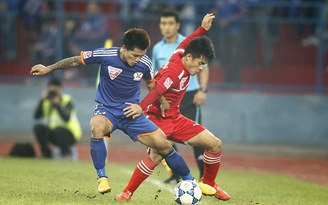 Vòng 8 V-League 2015: Lại nóng chuyện trọng tài