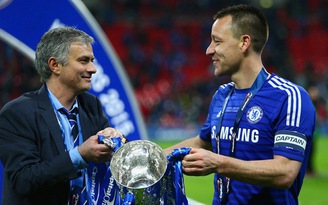 HLV Mourinho xác nhận Terry sẽ ở lại Chelsea mùa tới