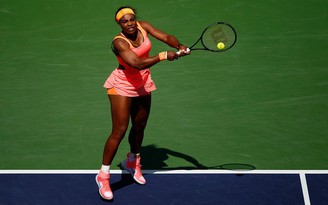Serena chật vật vào vòng tứ kết Indian Wells
