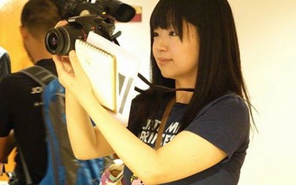 Nữ phóng viên xinh đẹp Nhật Bản tin Công Phượng sẽ ghi bàn