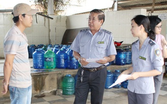 Đình chỉ cơ sở sản xuất nước uống đóng chai 'chui' hơn 2 năm