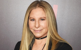 Danh ca Barbra Streisand suýt làm dâu Hoàng gia Anh