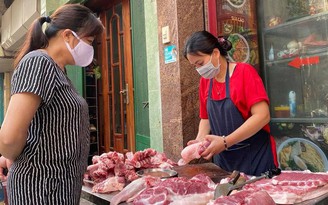 Giá thịt lợn giảm mạnh vẫn ế ẩm