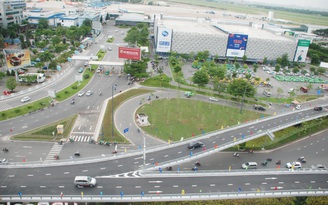 Cửa ngõ sân bay Tân Sơn Nhất thông thoáng hẳn sau khi thông xe cầu vượt