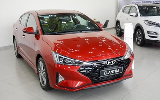 Giá bán Hyundai Elantra giảm 75 triệu đồng, cạnh tranh KIA K3