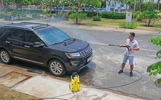 5 lưu ý khi tự rửa ô tô tại nhà những ngày cận Tết